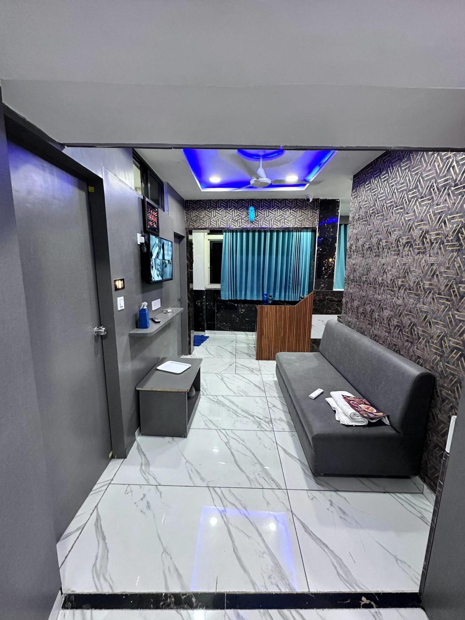 Hotel The Pacific Ahmedabad Airport Dış mekan fotoğraf