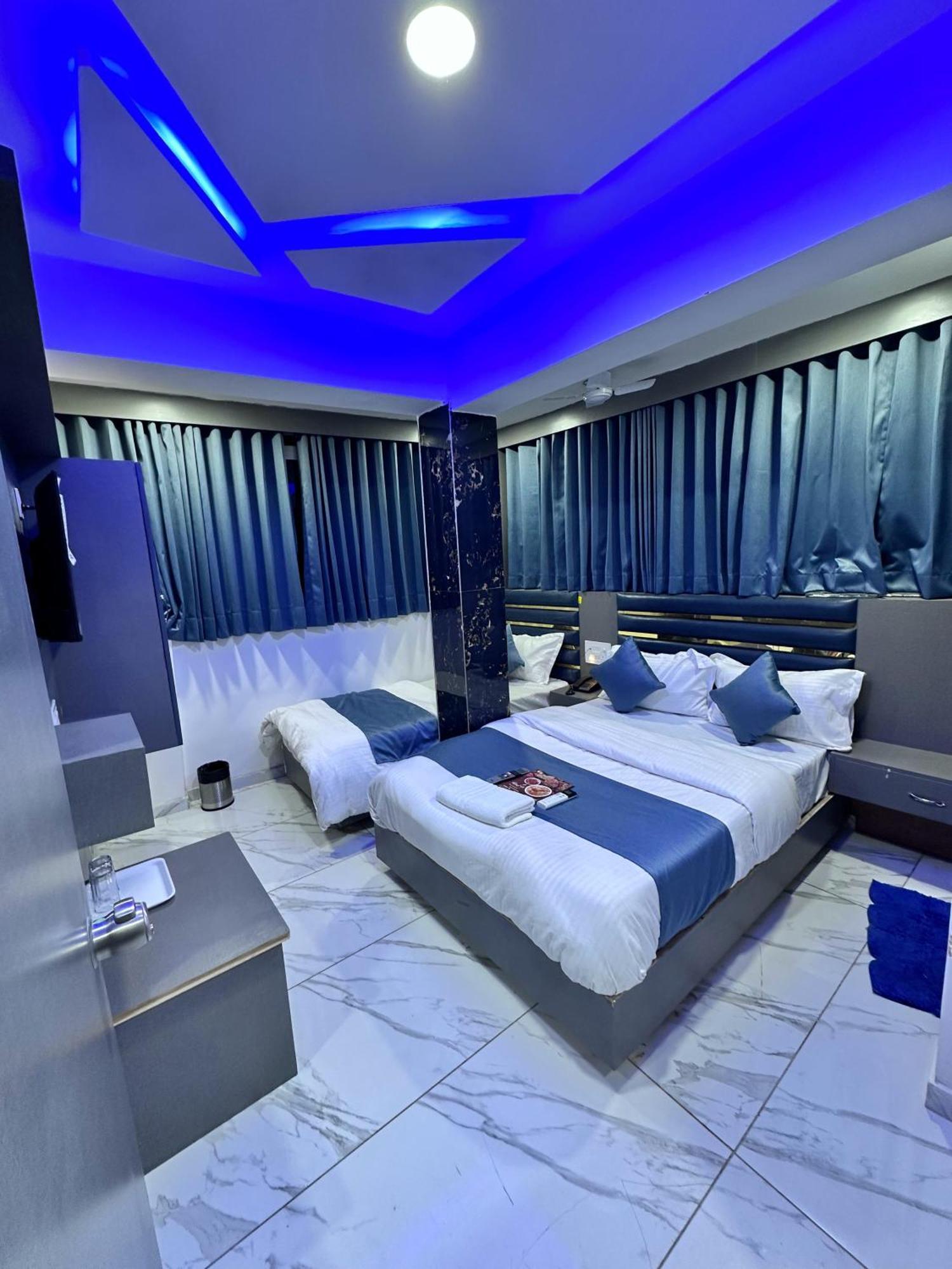 Hotel The Pacific Ahmedabad Airport Dış mekan fotoğraf