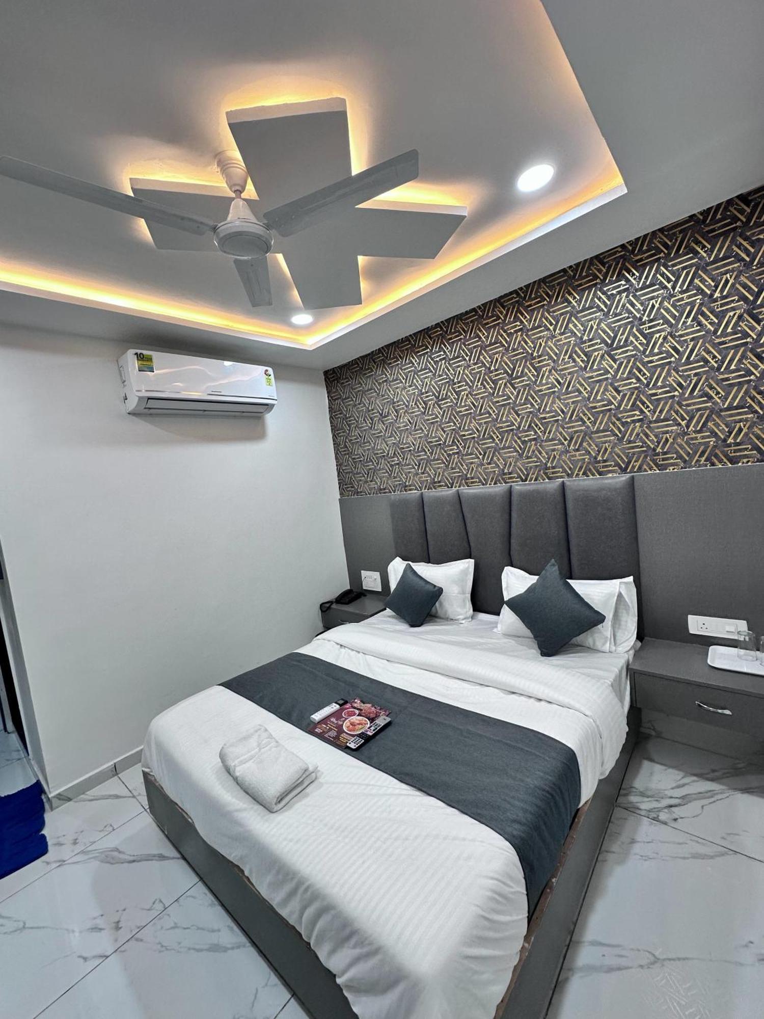 Hotel The Pacific Ahmedabad Airport Dış mekan fotoğraf