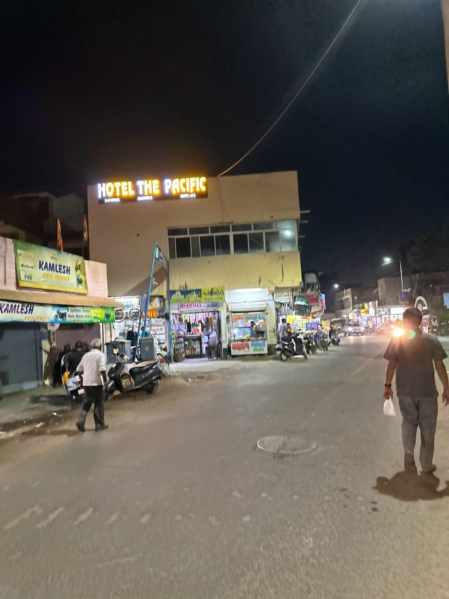 Hotel The Pacific Ahmedabad Airport Dış mekan fotoğraf