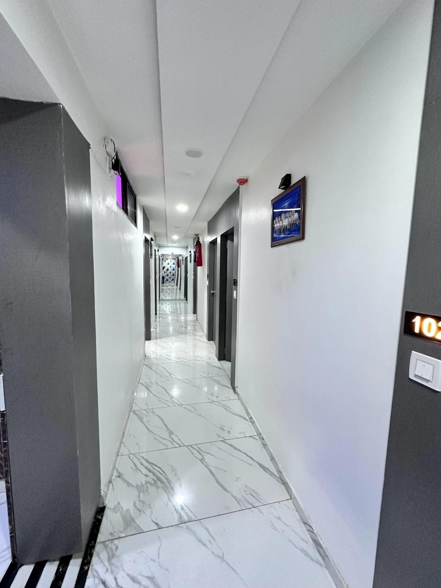 Hotel The Pacific Ahmedabad Airport Dış mekan fotoğraf