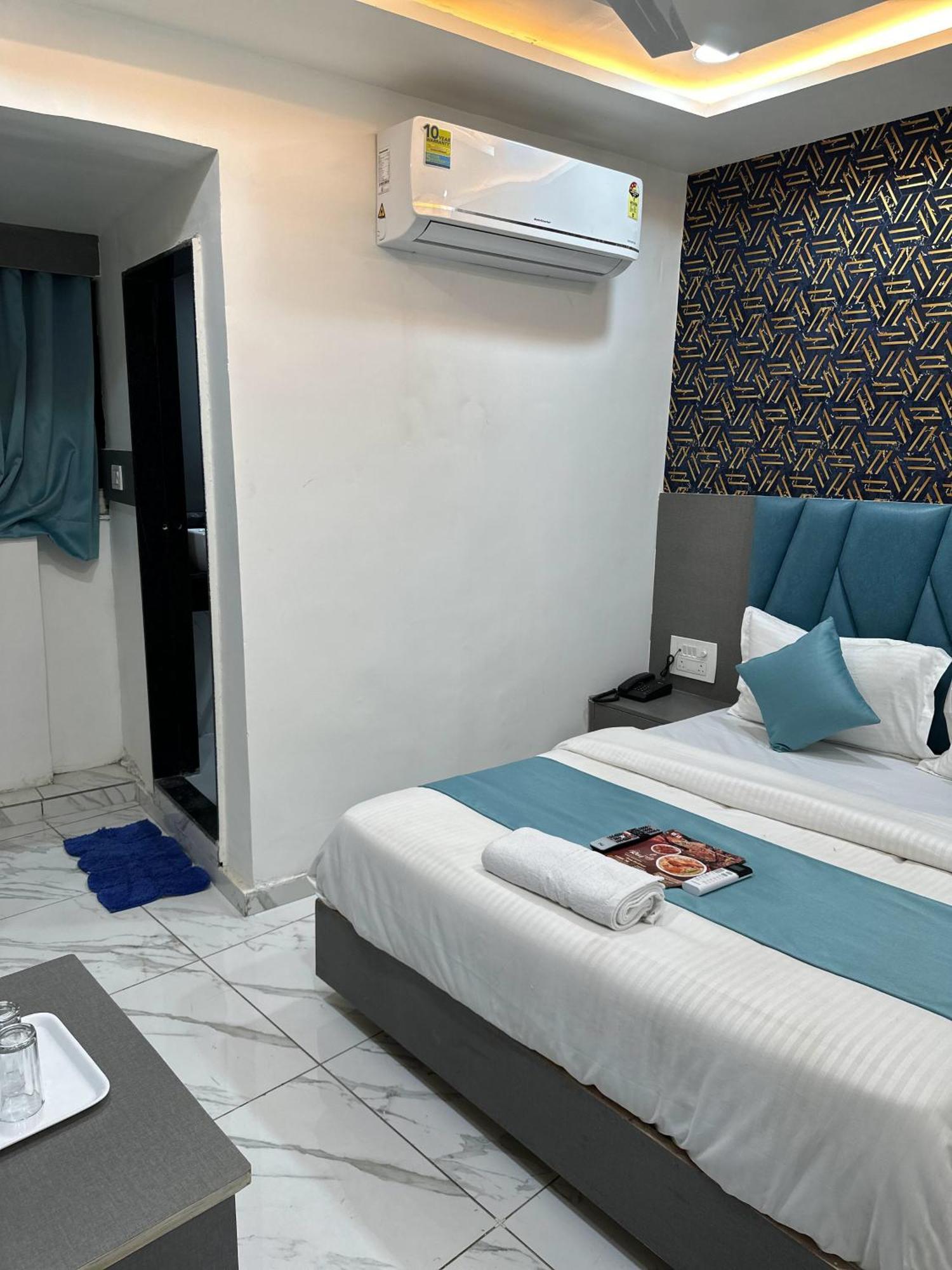 Hotel The Pacific Ahmedabad Airport Dış mekan fotoğraf
