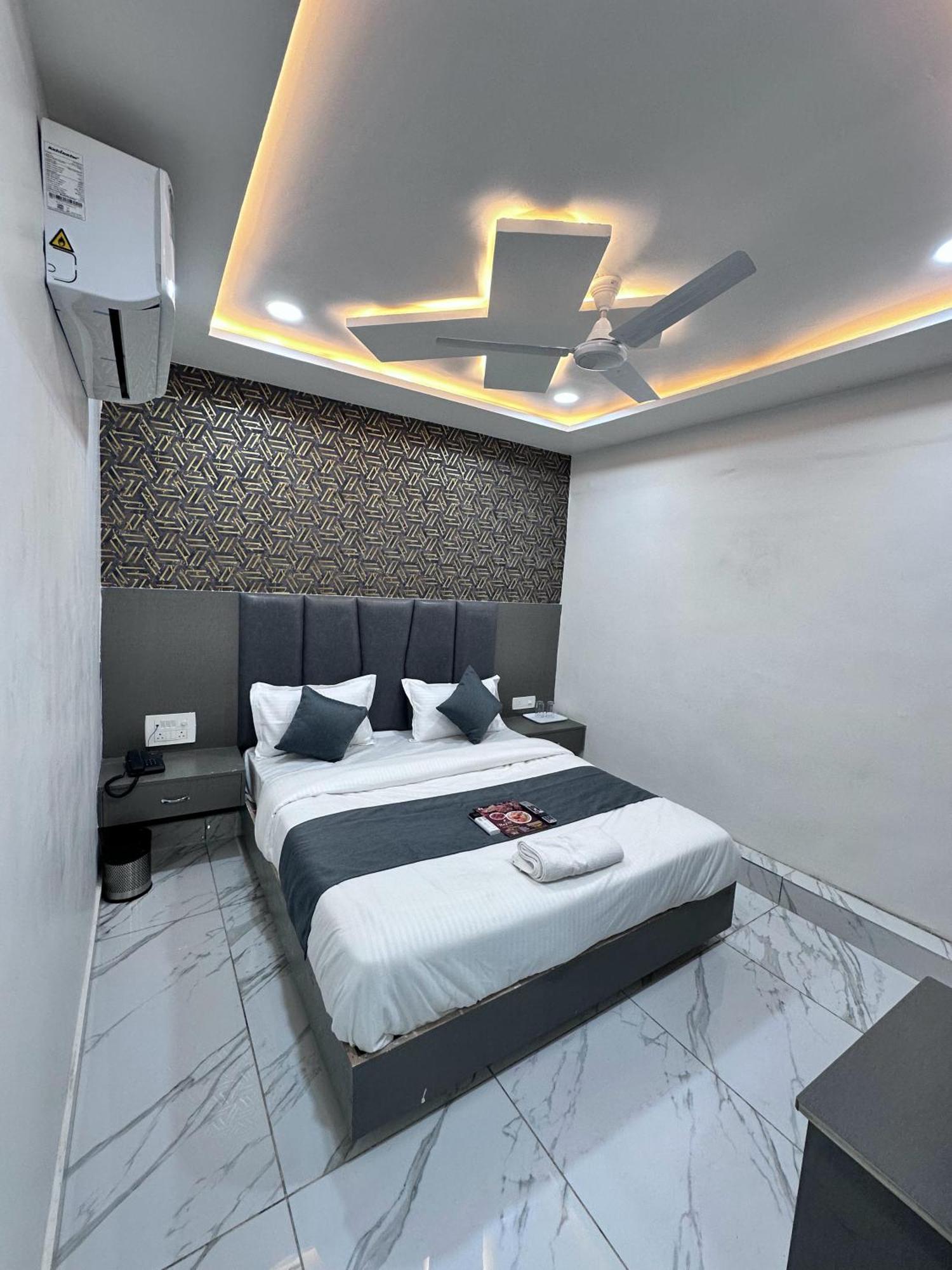 Hotel The Pacific Ahmedabad Airport Dış mekan fotoğraf